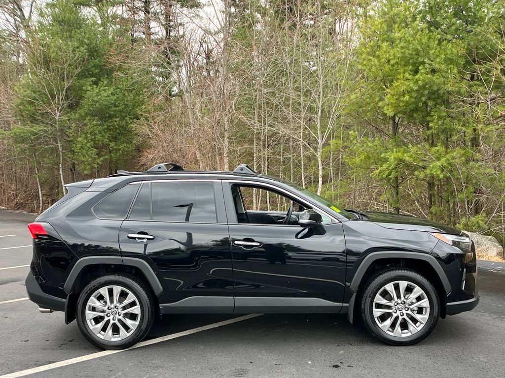 2025 Toyota RAV4 Limited - Photo 6