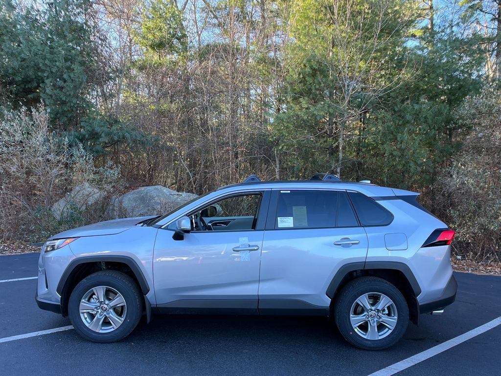 2025 Toyota RAV4 XLE photo 2