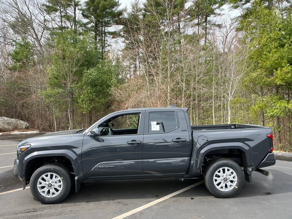 2026 Toyota Tacoma SR5 - Photo 2