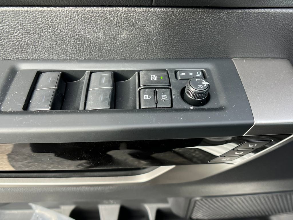 2026 Toyota Tundra Limited - Photo 12