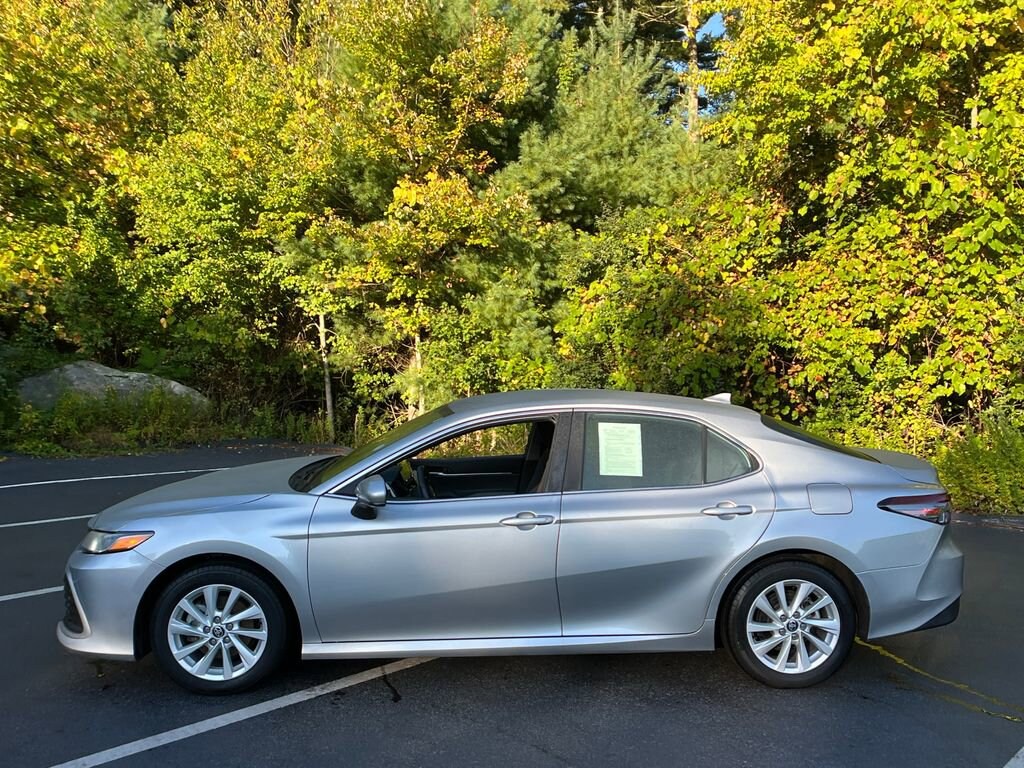 2024 Toyota Camry LE photo 2