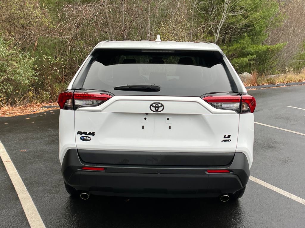 2023 Toyota RAV4 LE photo 4