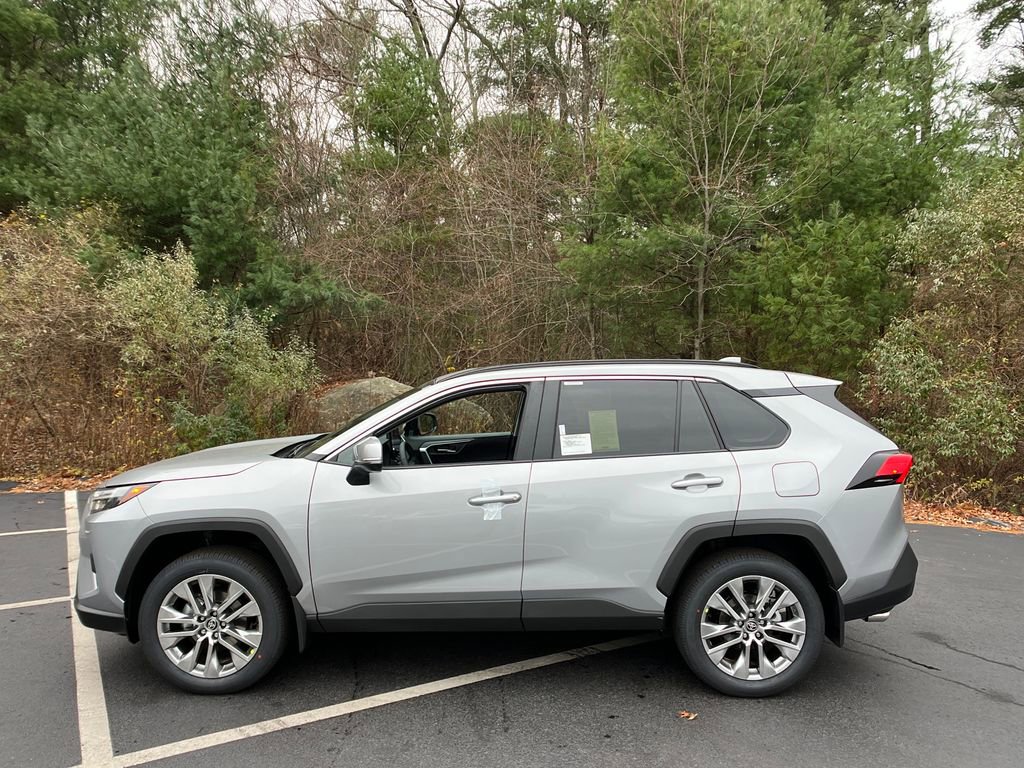 2025 Toyota RAV4 XLE Premium photo 2