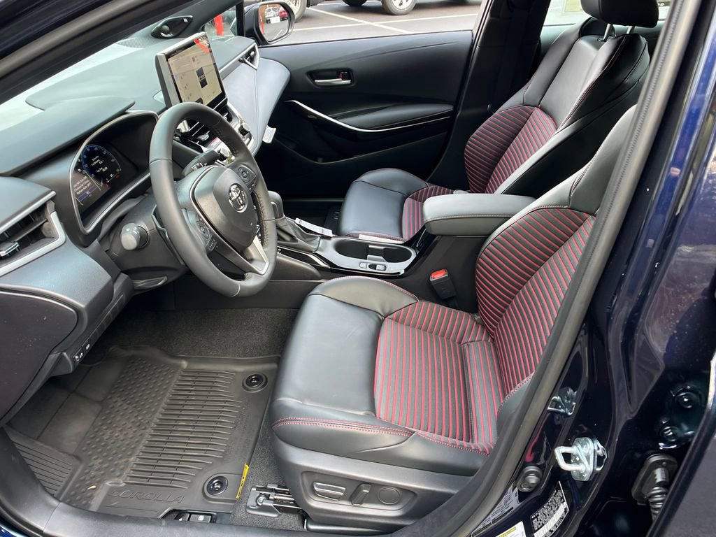 2026 Toyota Corolla XSE - Photo 9
