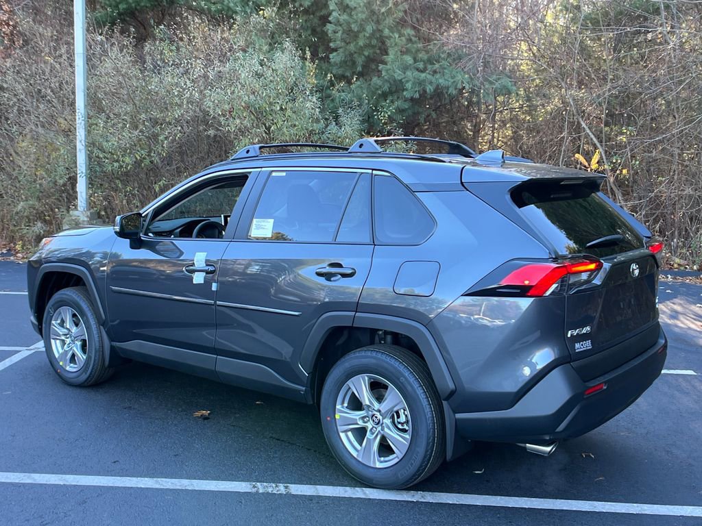 2025 Toyota RAV4 XLE photo 2