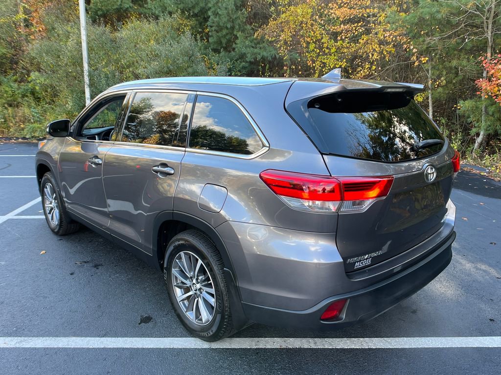 2019 Toyota Highlander XLE photo 3
