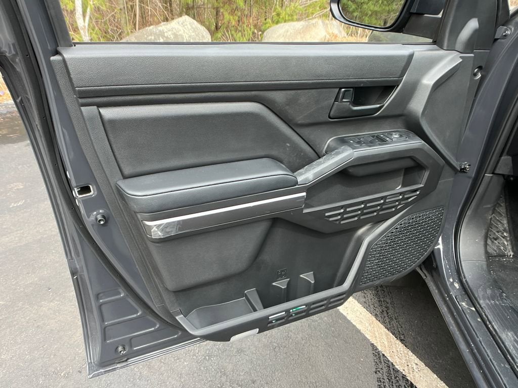 2026 Toyota Tacoma SR5 - Photo 11