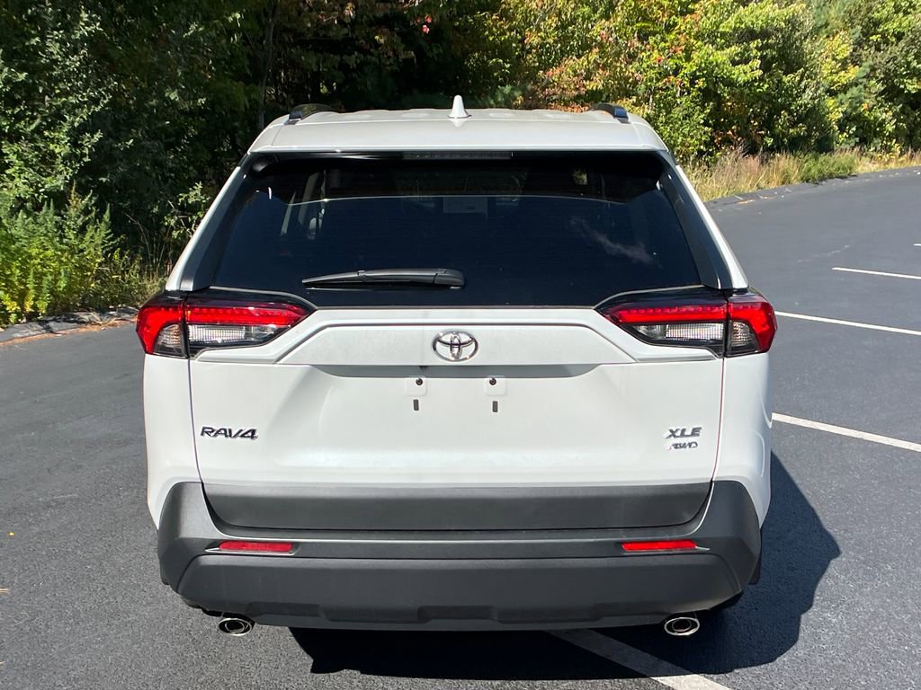 2025 Toyota RAV4 XLE Premium photo 3