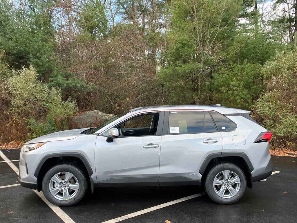 2025 Toyota RAV4 Hybrid XLE photo 2