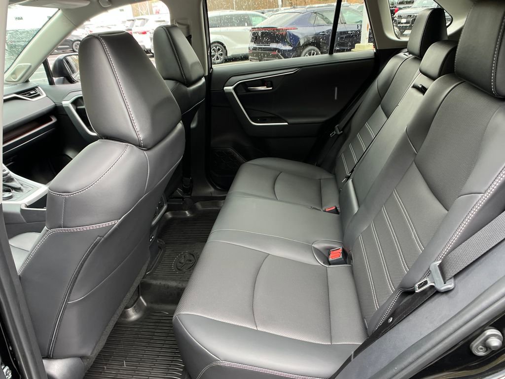 2025 Toyota RAV4 Limited - Photo 22