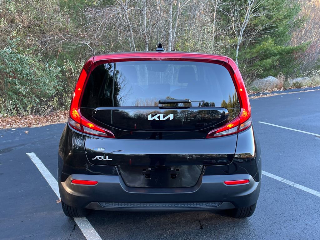 2022 Kia Soul LX photo 3