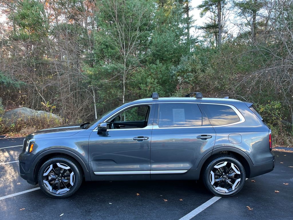 2023 Kia Telluride EX photo 2