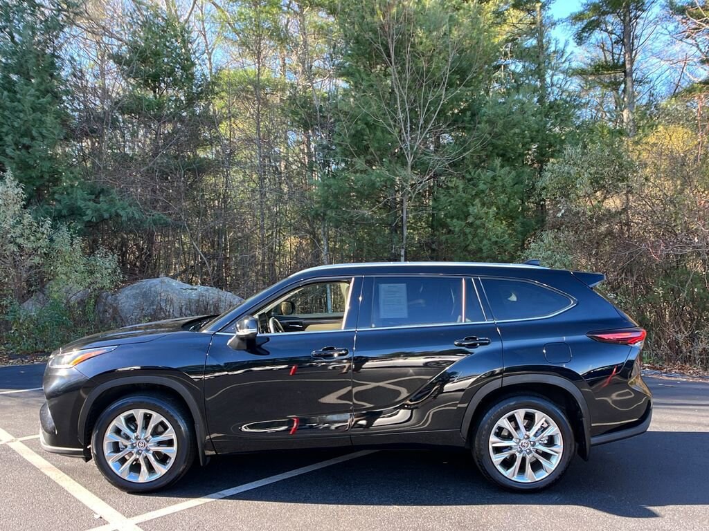 Used 2024 Toyota Highlander Limited SUV