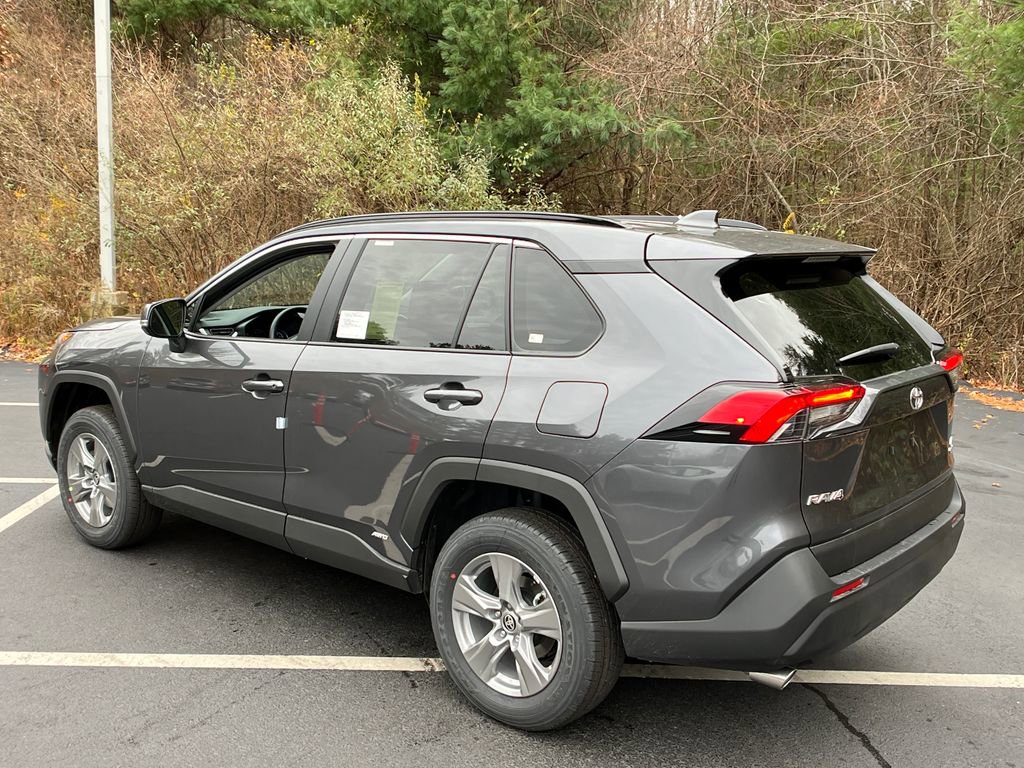2025 Toyota RAV4 Hybrid LE photo 2