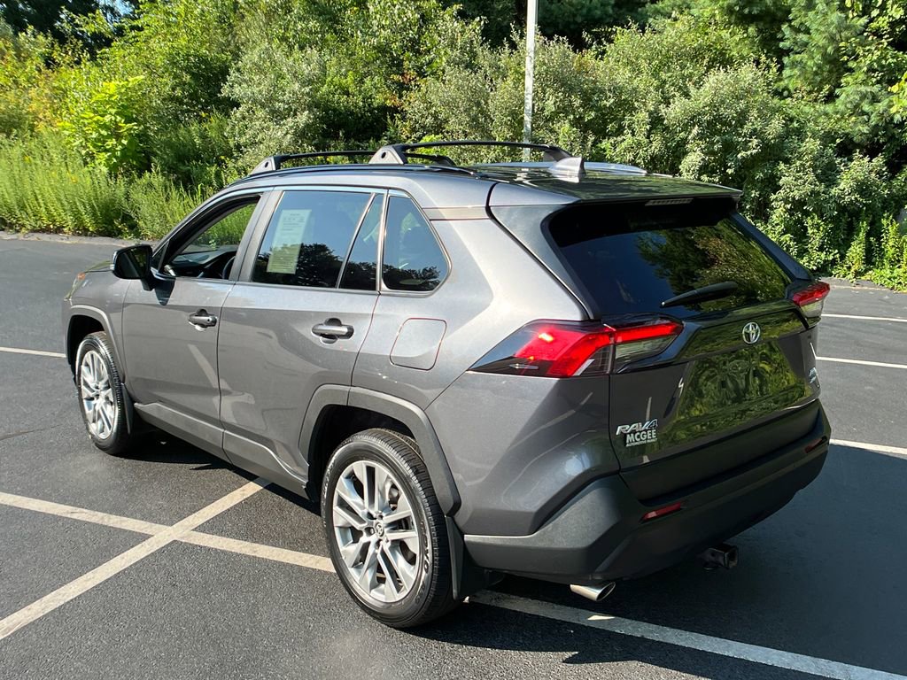 2022 Toyota RAV4 XLE Premium photo 2