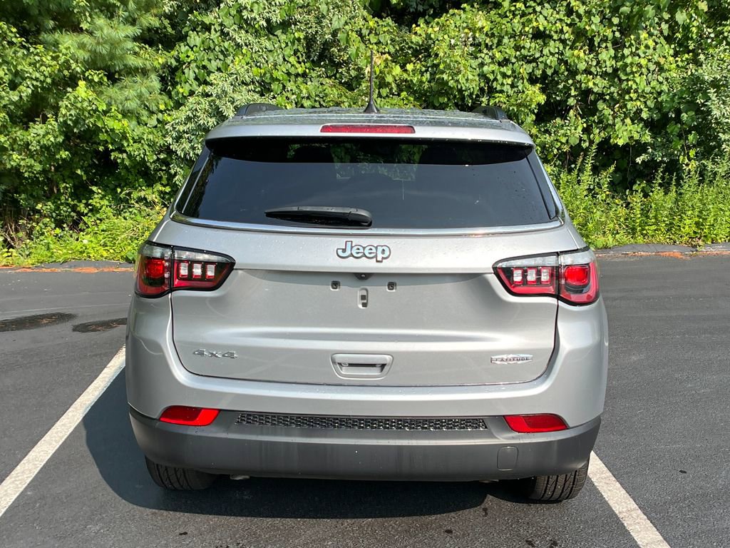 2023 Jeep Compass Latitude photo 4