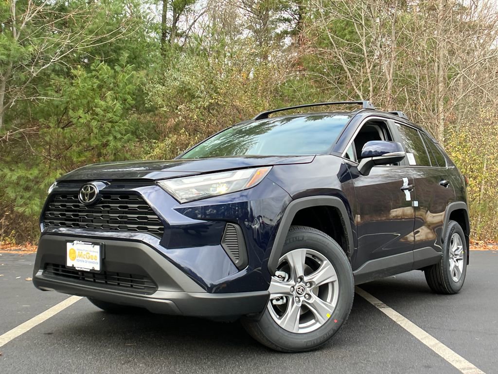 2025 Toyota RAV4 XLE's photo