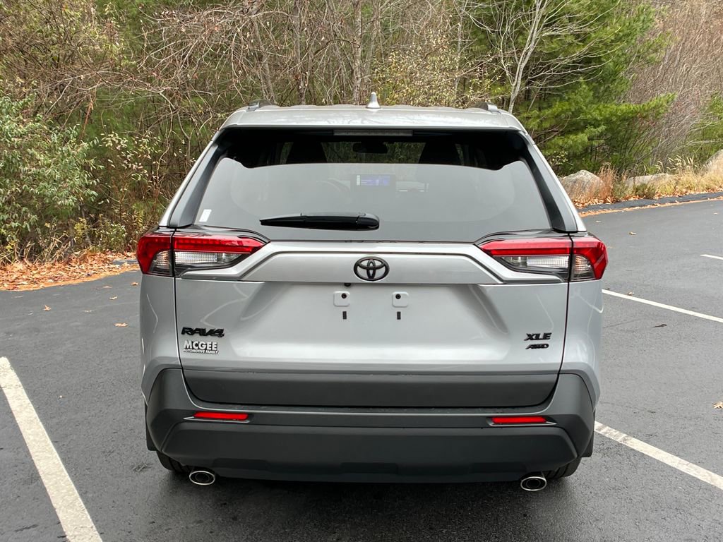 2025 Toyota RAV4 XLE Premium photo 4