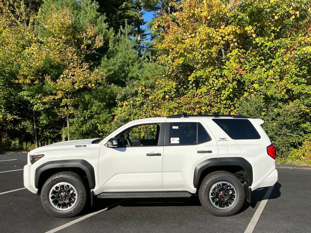 2025 Toyota 4Runner TRD Off-Road photo 2