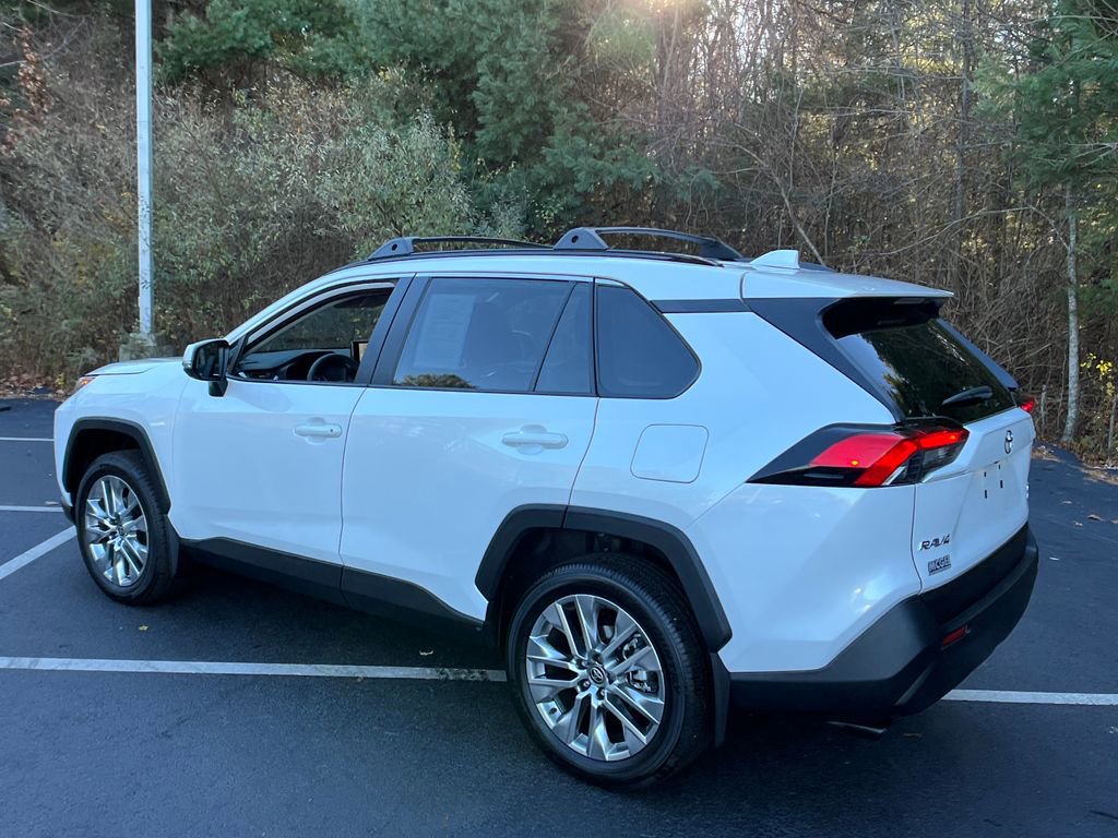 2025 Toyota RAV4 XLE Premium photo 2