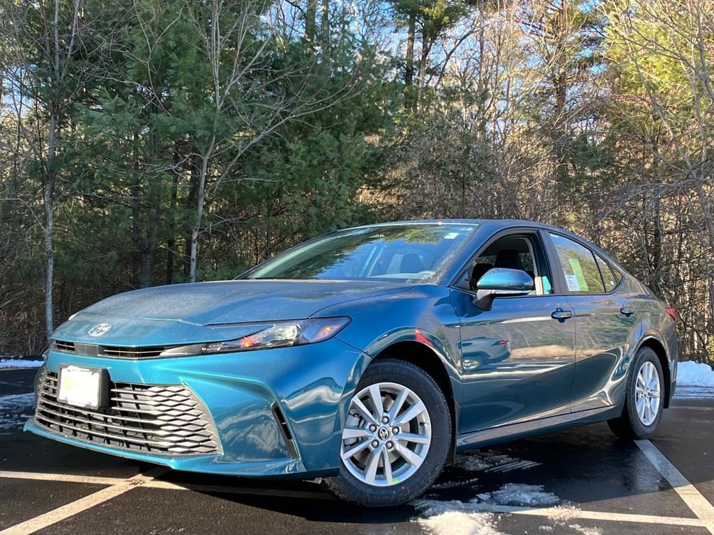 2026 Toyota Camry LE's photo