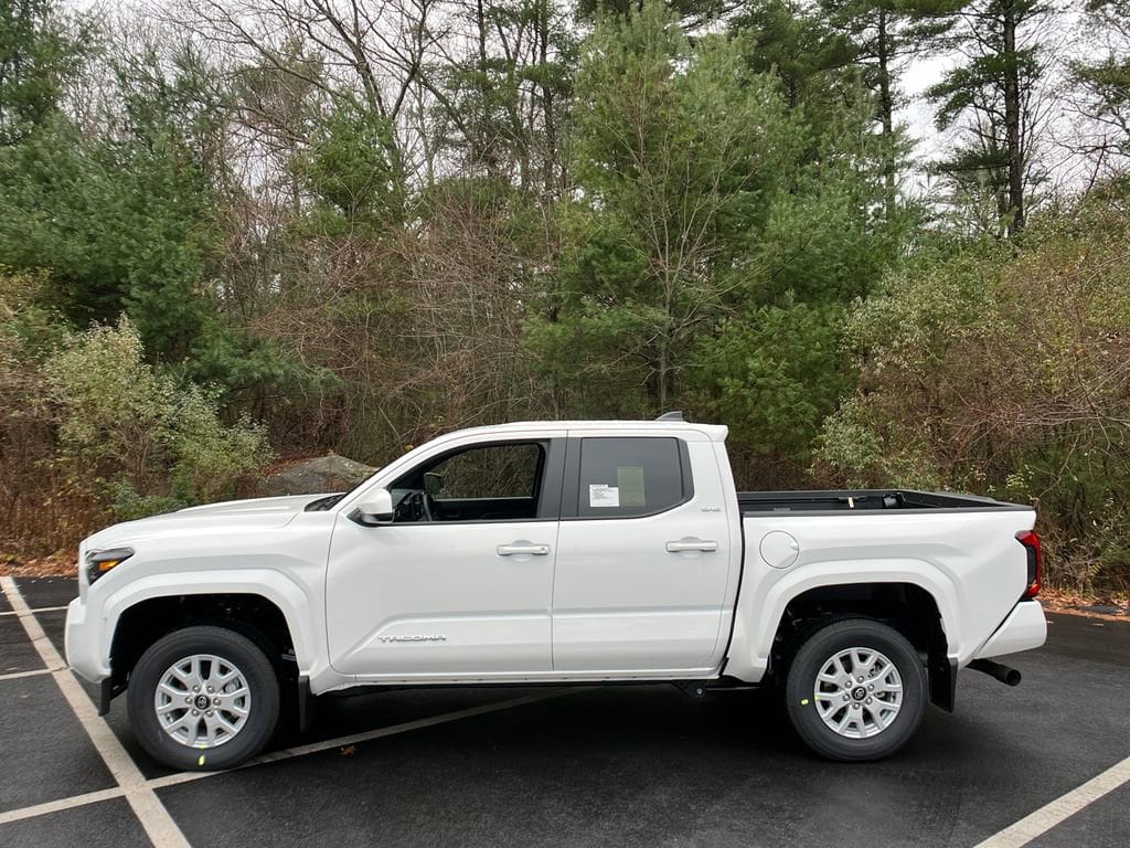 New 2025 Toyota Tacoma SR5 Truck Double Cab