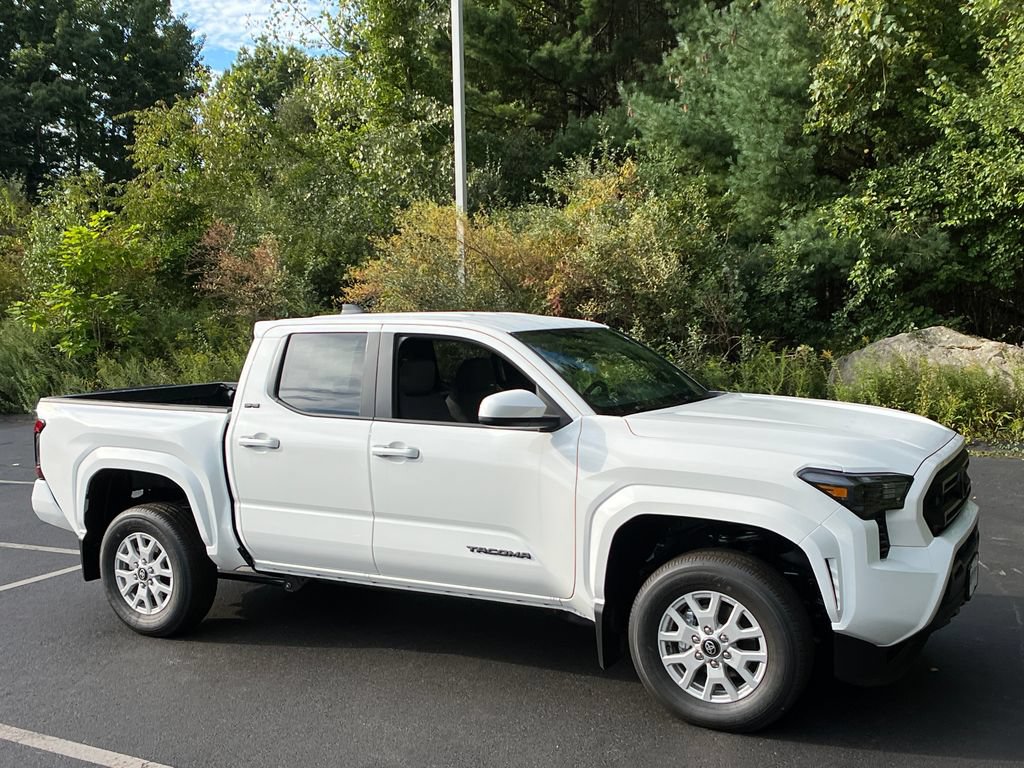 2026 Toyota Tacoma SR5 - Photo 6