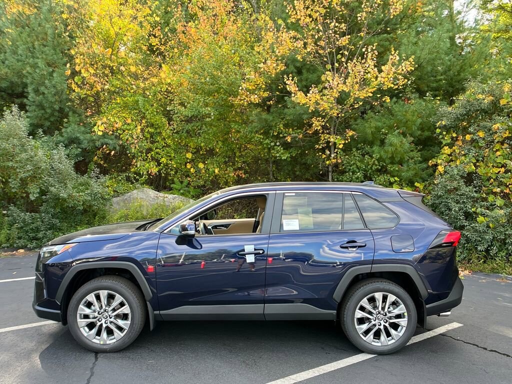 2025 Toyota RAV4 XLE Premium photo 2