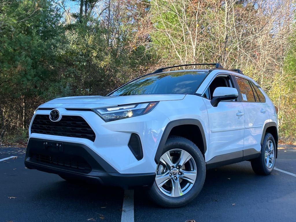 2025 Toyota RAV4 XLE's photo