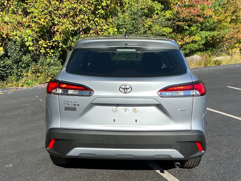 2025 Toyota Corolla Cross L photo 4