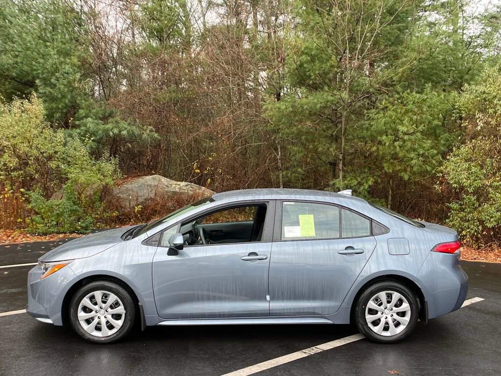 2026 Toyota Corolla LE photo 2