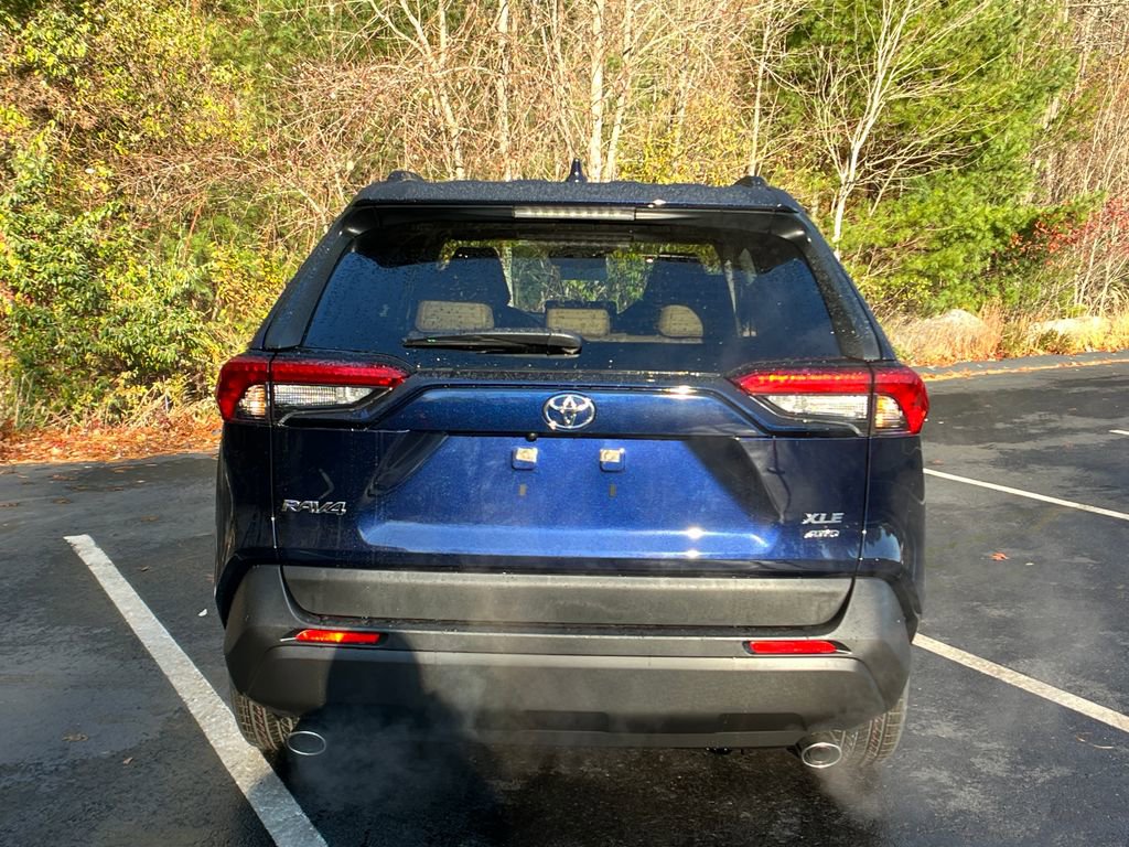 2025 Toyota RAV4 XLE Premium photo 4