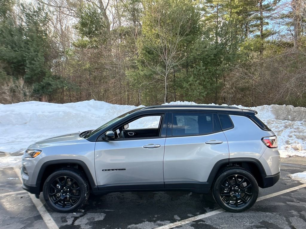 Used 2022 Jeep Compass Latitude SUV
