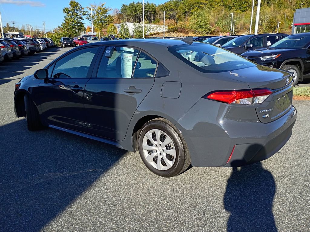 2025 Toyota Corolla LE photo 3