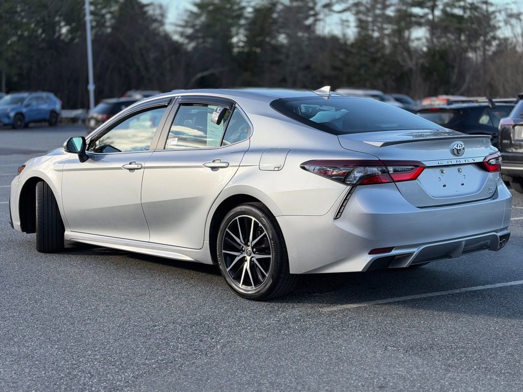 2023 Toyota Camry SE photo 3