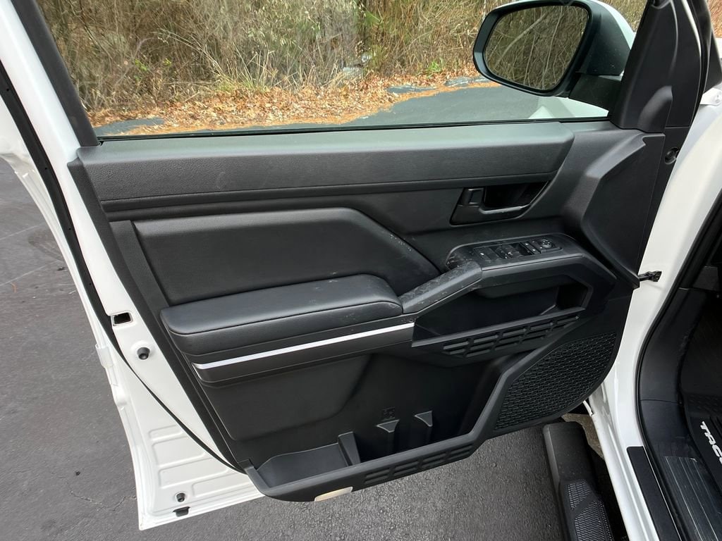 2026 Toyota Tacoma SR5 - Photo 11