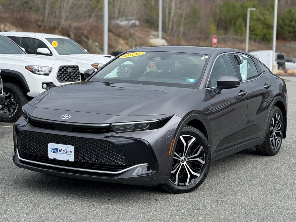 2023 Toyota Crown XLE AWD's photo