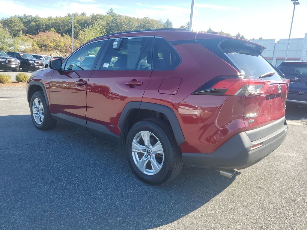 2023 Toyota RAV4 Hybrid XLE photo 2