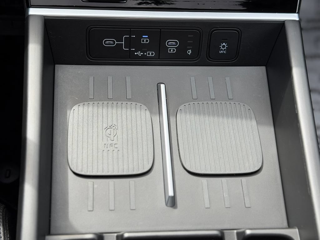 2025 Hyundai Santa Fe Limited - Photo 22