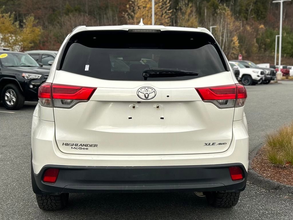 2017 Toyota Highlander XLE photo 3
