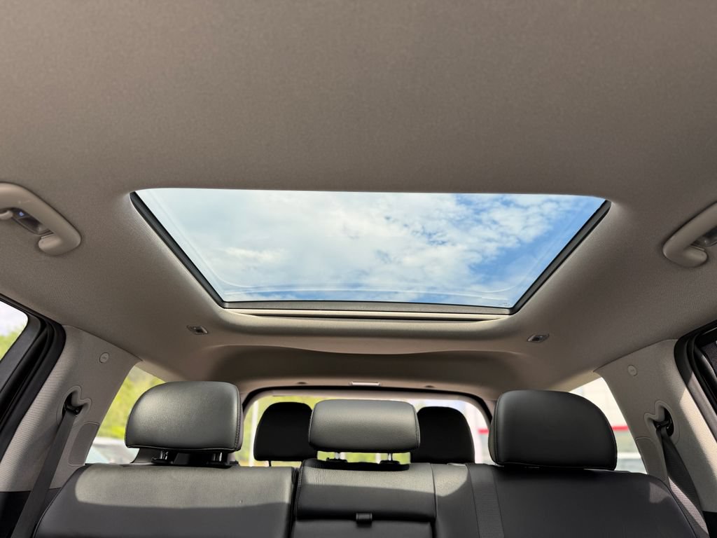 2025 Hyundai Santa Fe Limited - Photo 31
