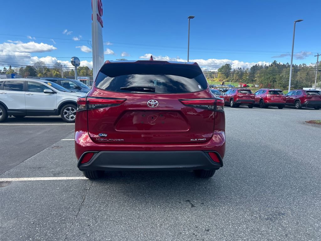 2022 Toyota Highlander XLE photo 4