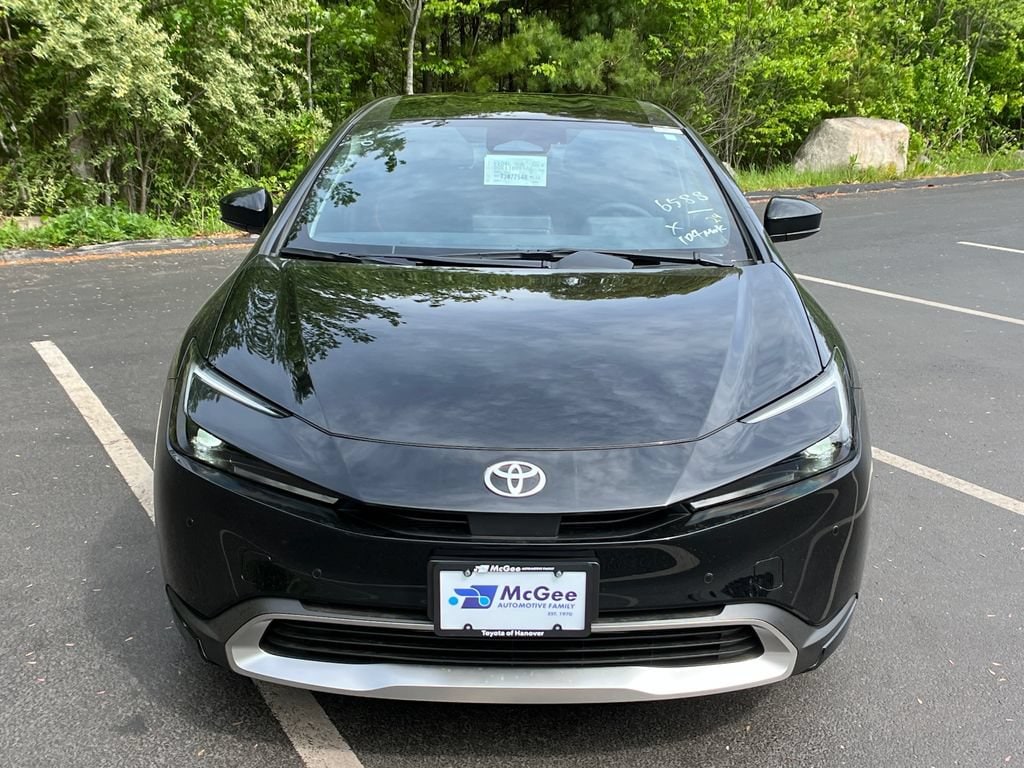 2026 Toyota Prius Plug-in Hybrid SE - Photo 8