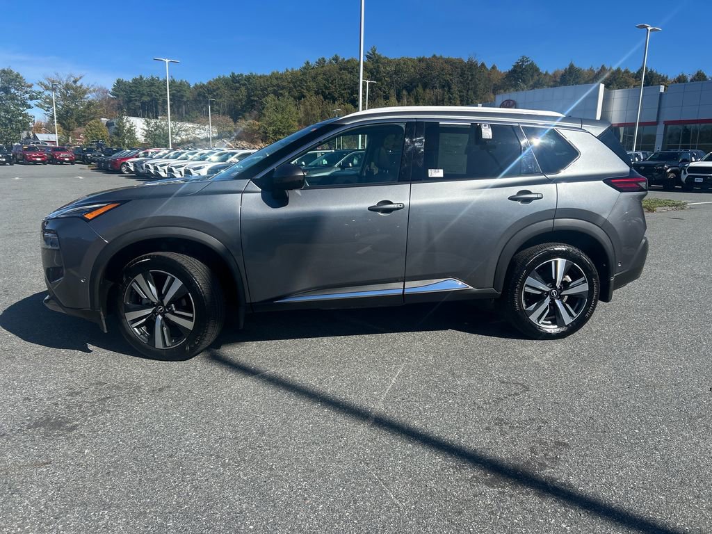 2023 Nissan Rogue SL photo 2
