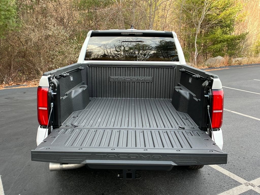 2026 Toyota Tacoma SR5 - Photo 23