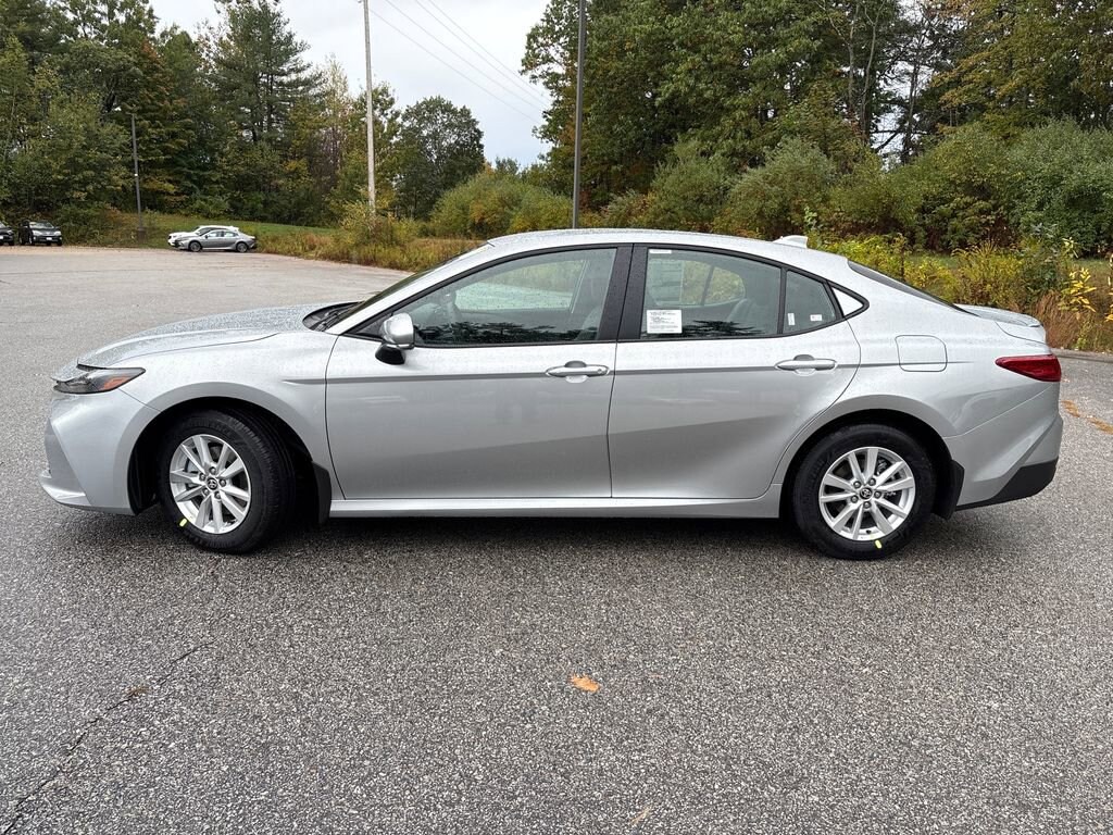 2026 Toyota Camry LE photo 2