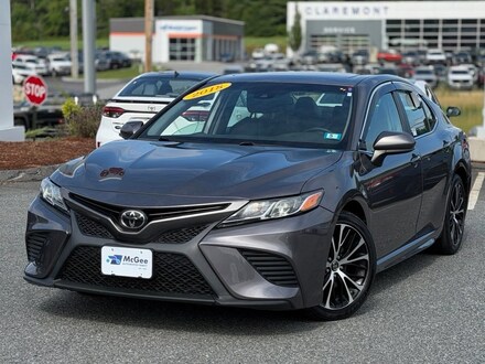 Pre-Owned 2018 Toyota Camry SE Sedan