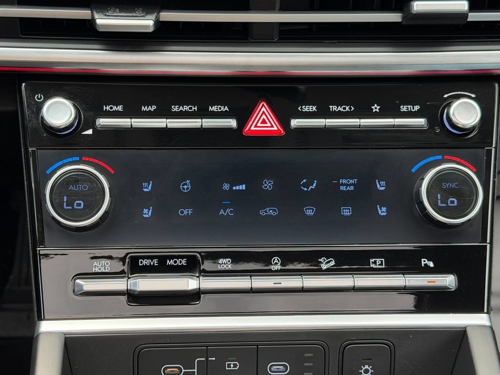 2025 Hyundai Santa Fe Limited - Photo 21