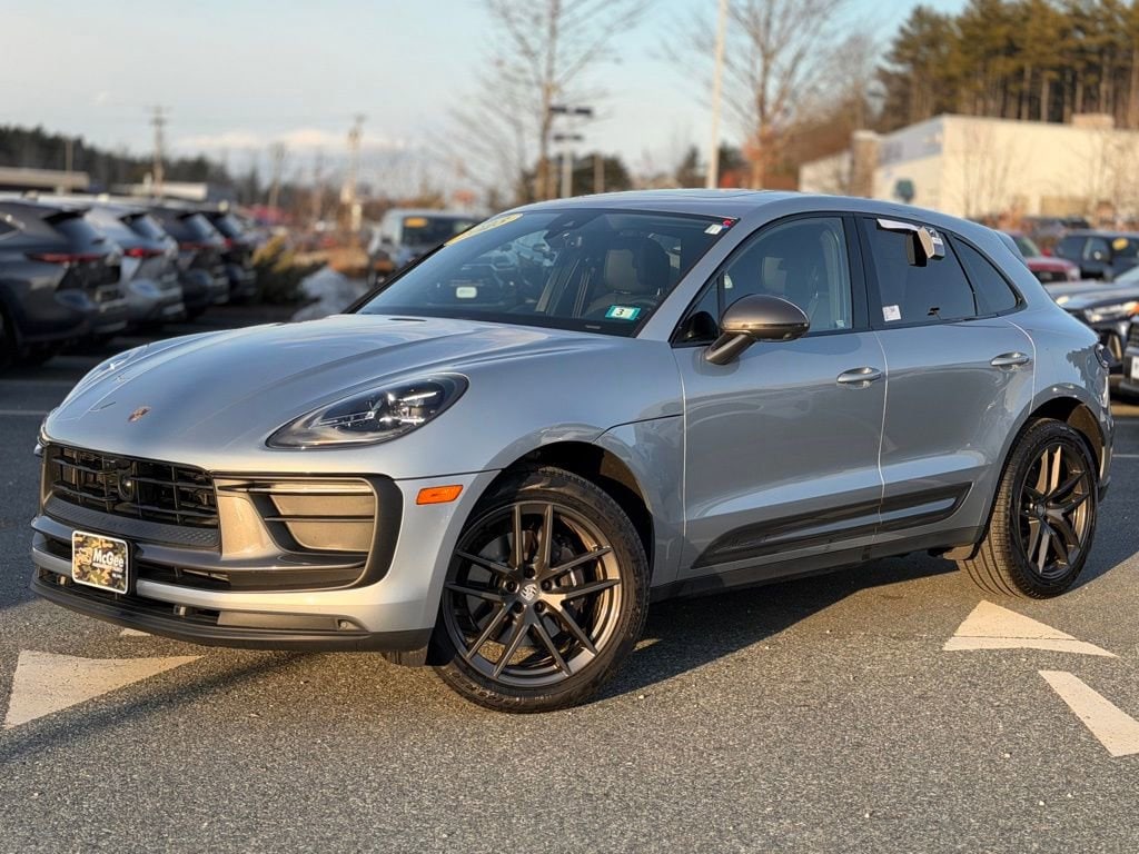 2023 Porsche Macan T's photo