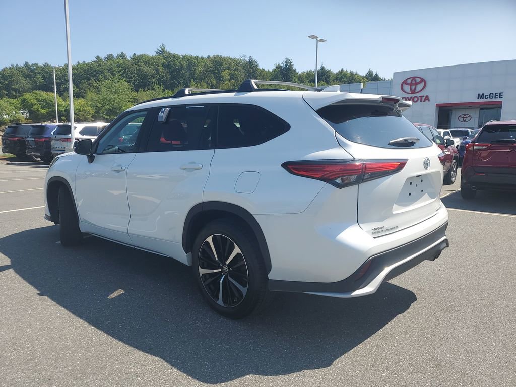 2022 Toyota Highlander XSE photo 3